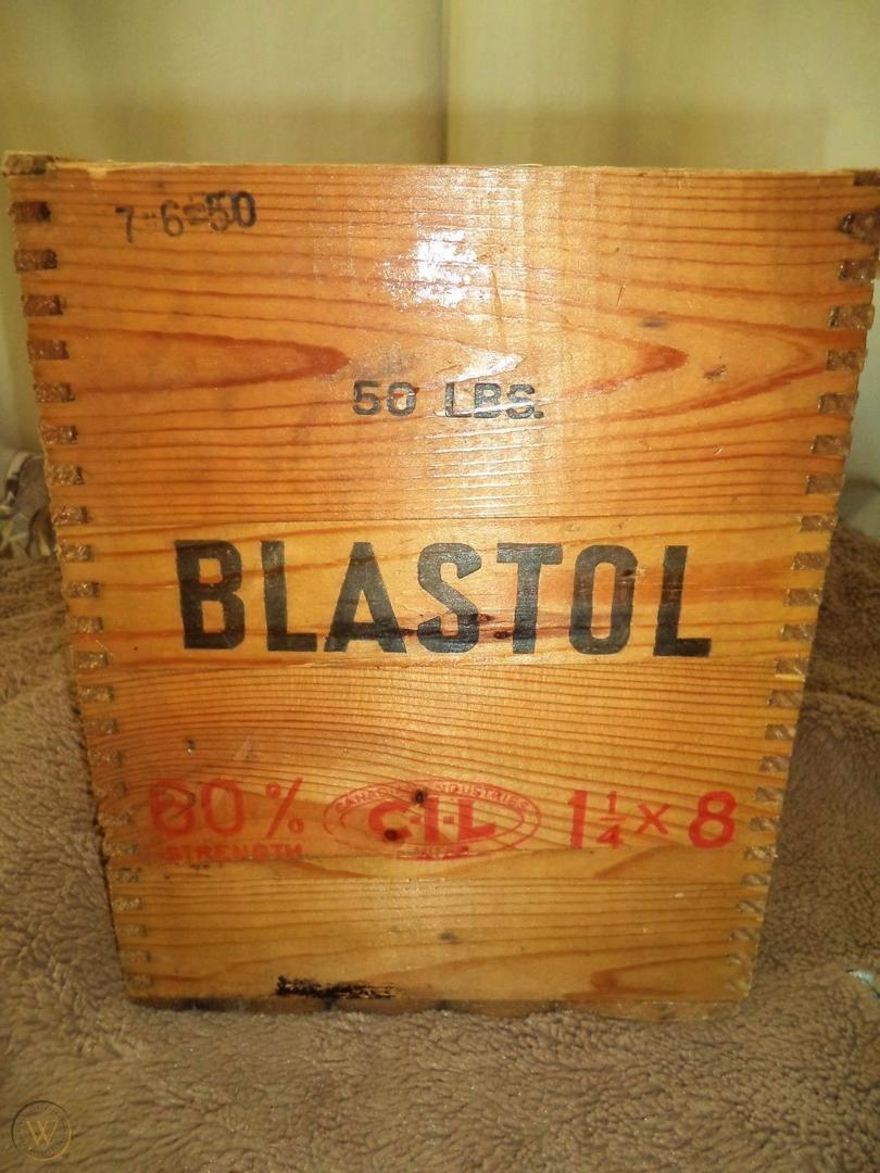 antique-wood-mining-dynamite-cil_1_5959d20e98878a689b589e563e4ddd79.jpg.7307d375edad14f8552363f20b3614d0.jpg