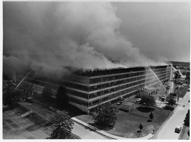 stlouisfire2.jpg.1ae096687543a8a67f9f477bf2b94a00.jpg