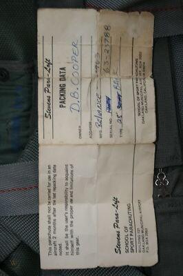 b-cooper-replica-parachute-packed_1_59889d9af101947f735e40fbb29a08d9-5.jpg.c4bb8d813c06407358eb85c4b7e77398.jpg.f029bbba446232965f16c87cfd820e2e.jpg