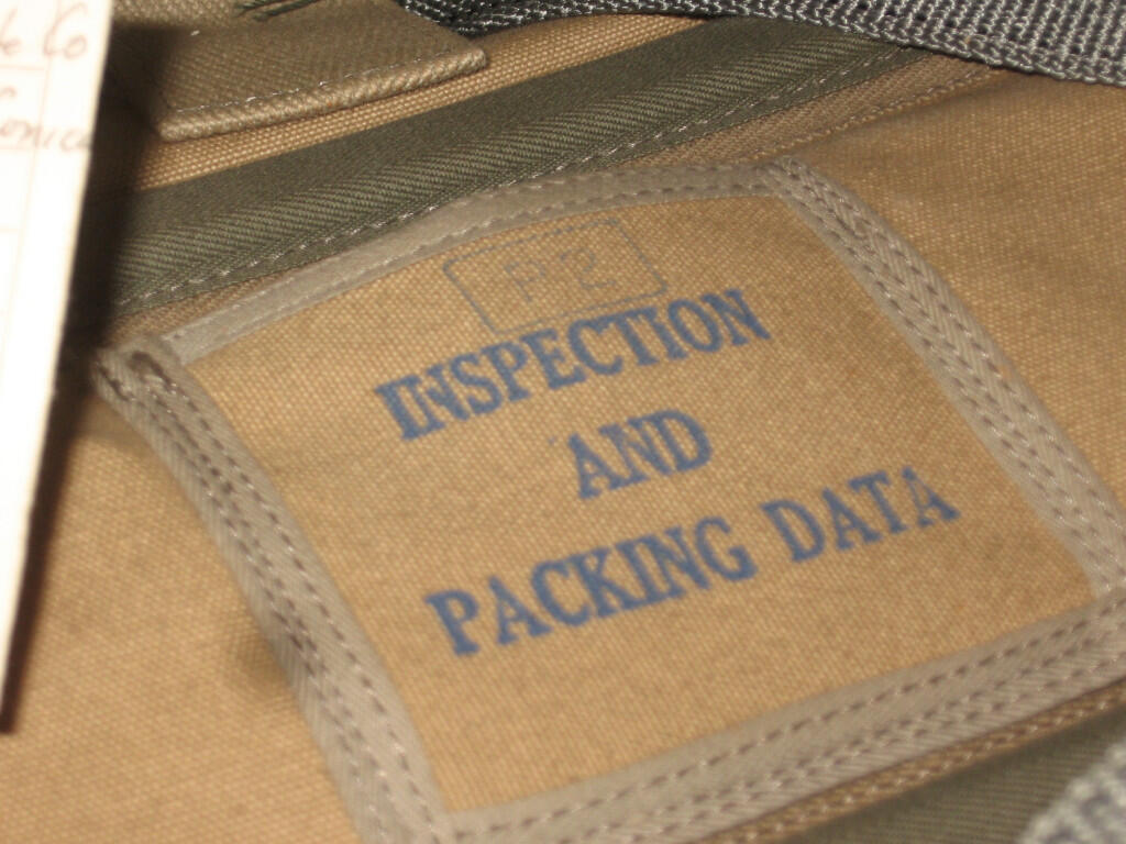 hayden-parachutes-riging-card-pouch-close-up-no-card.jpg.eb1ec9c4c2798bb9dcc02f981c6e2375.jpg
