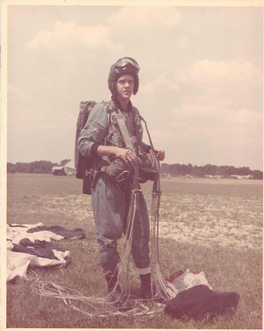 FJ early parachute at Wilson Co Apt 001 (2).jpg